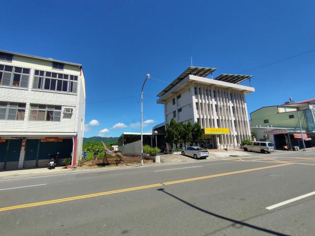 可分割出售鳳山交流道鳳祥國小三角窗大面寬建地可分割出售