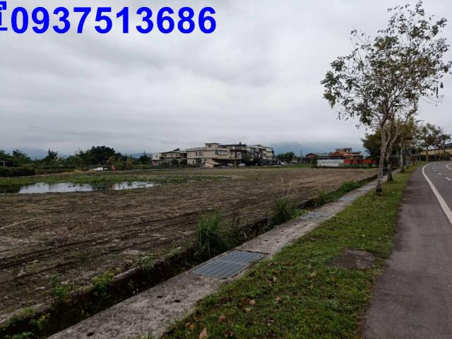 宜蘭縣頭城鎮烏石港段雙面路出售